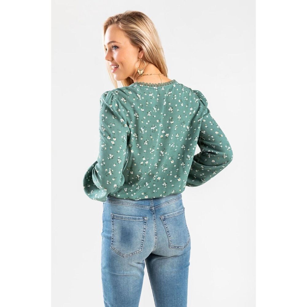 NWT Francesca’s Mi Ami Green Floral Long Sleeve Top Sz M - Picture 4 of 10